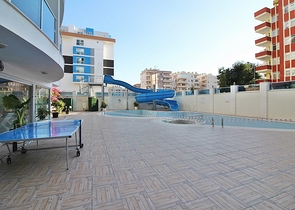 شقة غرفة وصالة ضمن مجمع سكني بخدمات خمس نجوم في مهموتلار / الانيا 