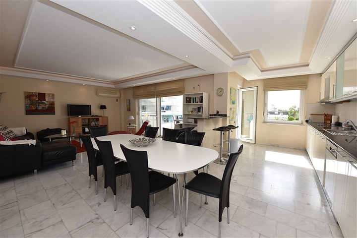 اول خط على البحر - شقة مفروشة ثلاث غرف وصالة في توسمور / الانيا 