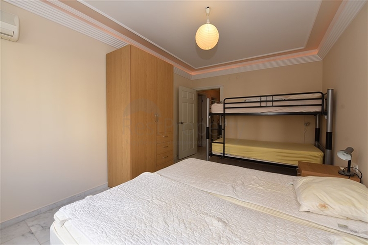 اول خط على البحر - شقة مفروشة ثلاث غرف وصالة في توسمور / الانيا 