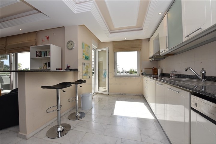 اول خط على البحر - شقة مفروشة ثلاث غرف وصالة في توسمور / الانيا 