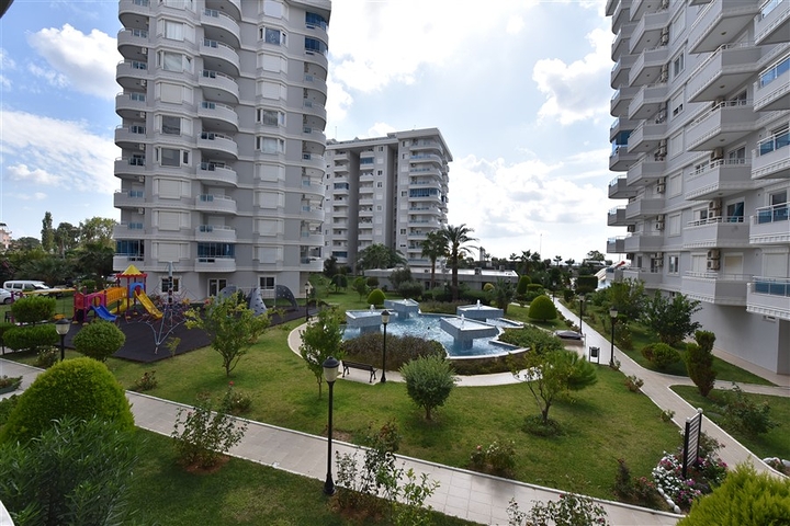 اول خط على البحر - شقة مفروشة ثلاث غرف وصالة في توسمور / الانيا 