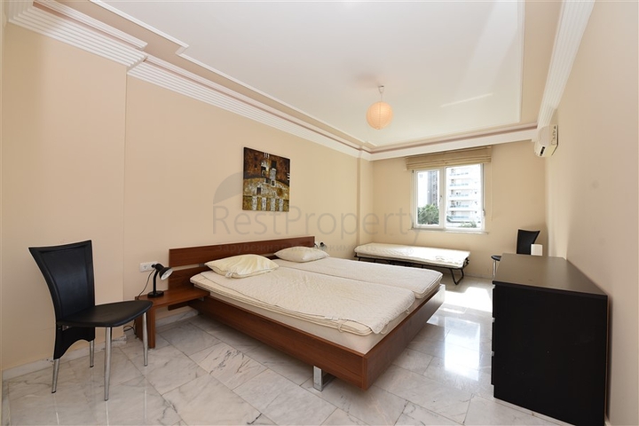 اول خط على البحر - شقة مفروشة ثلاث غرف وصالة في توسمور / الانيا 