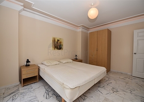 اول خط على البحر - شقة مفروشة ثلاث غرف وصالة في توسمور / الانيا 