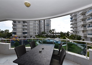 اول خط على البحر - شقة مفروشة ثلاث غرف وصالة في توسمور / الانيا 