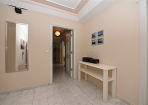 اول خط على البحر - شقة مفروشة ثلاث غرف وصالة في توسمور / الانيا 