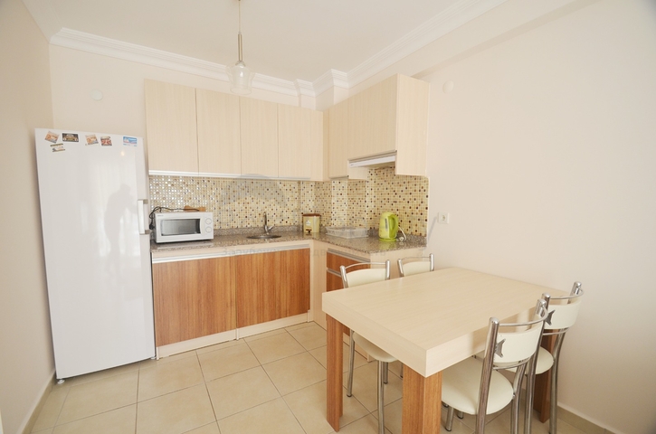 شقة غرفة وصالة - مفروشة ضمن مجمع سكني في مهموتلار / الانيا 