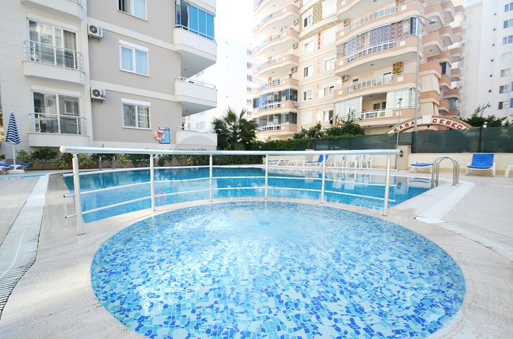 شقة غرفة وصالة - مفروشة ضمن مجمع سكني في مهموتلار / الانيا 