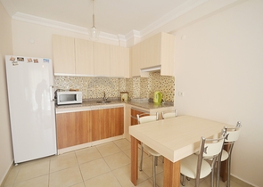 شقة غرفة وصالة - مفروشة ضمن مجمع سكني في مهموتلار / الانيا 