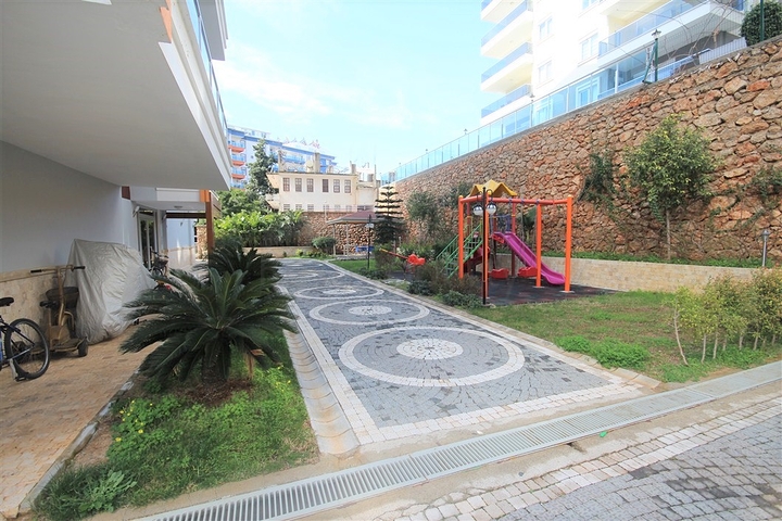 شقة غرفتين وصالة مفروشة ضمن مجمع سكني في توسمور / الانيا 