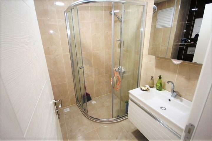 شقة غرفتين وصالة مفروشة ضمن مجمع سكني في توسمور / الانيا 