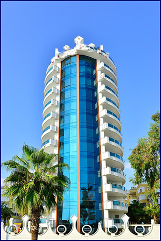 اول صف على البحر - شقة فاخرة ضمن مجمع خمس نجوم في الانيا 