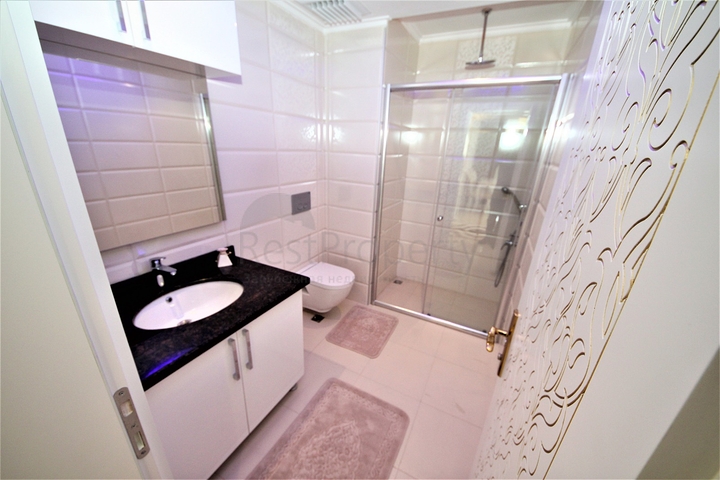 اول صف على البحر - شقة فاخرة ضمن مجمع خمس نجوم في الانيا 