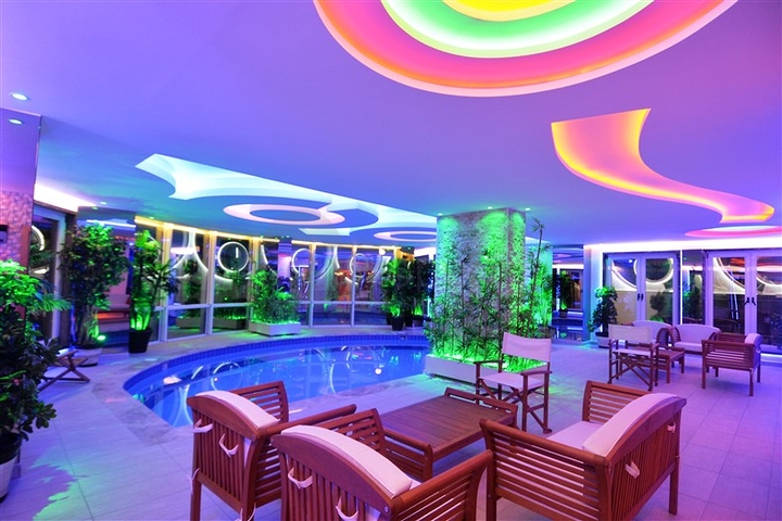 اول صف على البحر - شقة فاخرة ضمن مجمع خمس نجوم في الانيا 