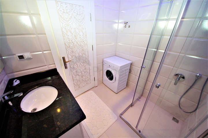 اول صف على البحر - شقة فاخرة ضمن مجمع خمس نجوم في الانيا 