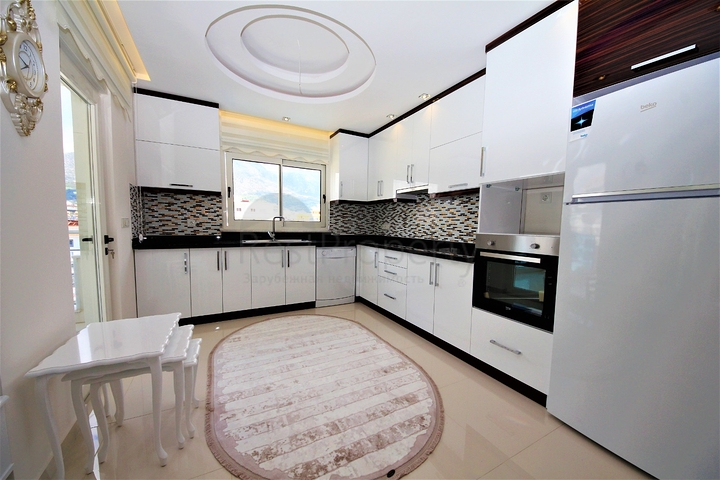 اول صف على البحر - شقة فاخرة ضمن مجمع خمس نجوم في الانيا 