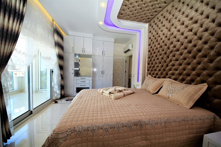 اول صف على البحر - شقة فاخرة ضمن مجمع خمس نجوم في الانيا 