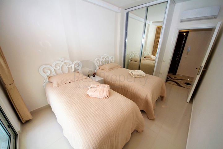 اول صف على البحر - شقة فاخرة ضمن مجمع خمس نجوم في الانيا 