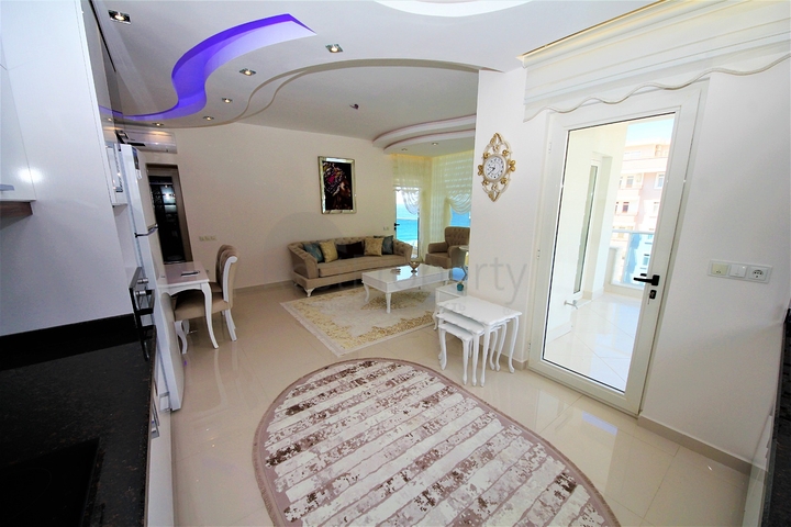 اول صف على البحر - شقة فاخرة ضمن مجمع خمس نجوم في الانيا 