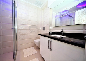 اول صف على البحر - شقة فاخرة ضمن مجمع خمس نجوم في الانيا 