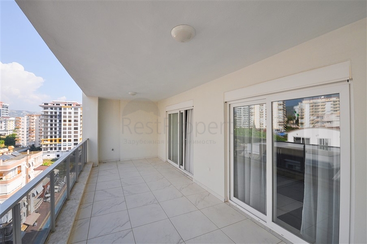 شقة فاخرة من تصميم  غرفة وصالة مؤثثة ضمن مجمع خمس نجوم في مهموتلار / الانيا 