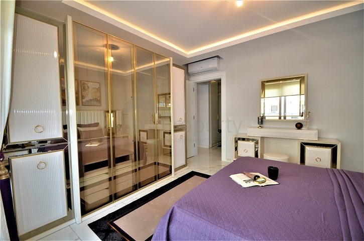 شقة فاخرة من تصميم  غرفة وصالة مؤثثة ضمن مجمع خمس نجوم في مهموتلار / الانيا 