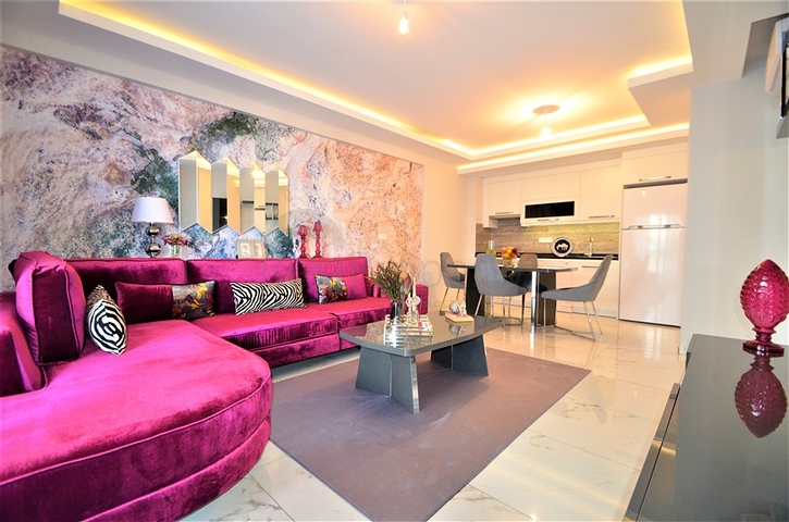 شقة فاخرة من تصميم  غرفة وصالة مؤثثة ضمن مجمع خمس نجوم في مهموتلار / الانيا 