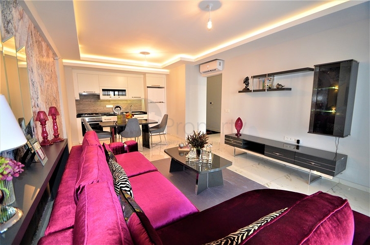شقة فاخرة من تصميم  غرفة وصالة مؤثثة ضمن مجمع خمس نجوم في مهموتلار / الانيا 