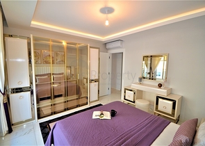 شقة فاخرة من تصميم  غرفة وصالة مؤثثة ضمن مجمع خمس نجوم في مهموتلار / الانيا 