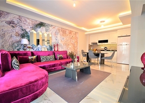 شقة فاخرة من تصميم  غرفة وصالة مؤثثة ضمن مجمع خمس نجوم في مهموتلار / الانيا 