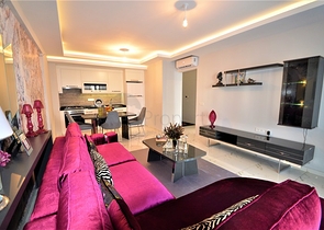 شقة فاخرة من تصميم  غرفة وصالة مؤثثة ضمن مجمع خمس نجوم في مهموتلار / الانيا 