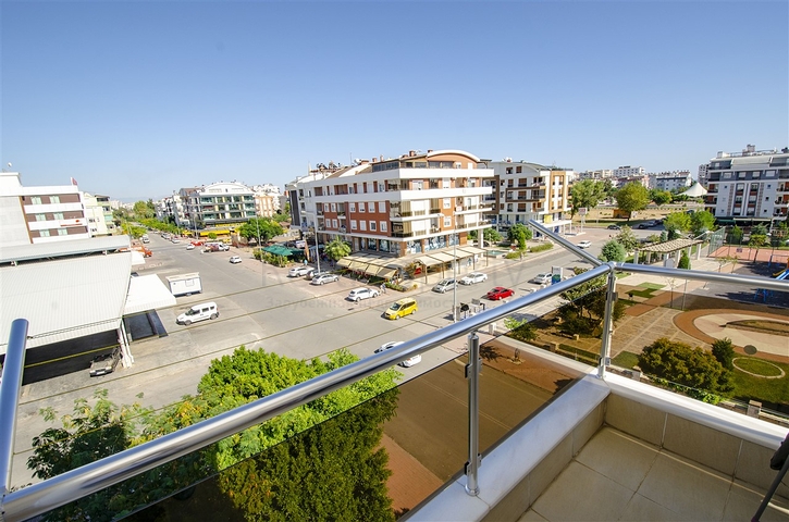 شقة دوبلكس 5 + 1 مع الأثاث في ليمان كونيالتي