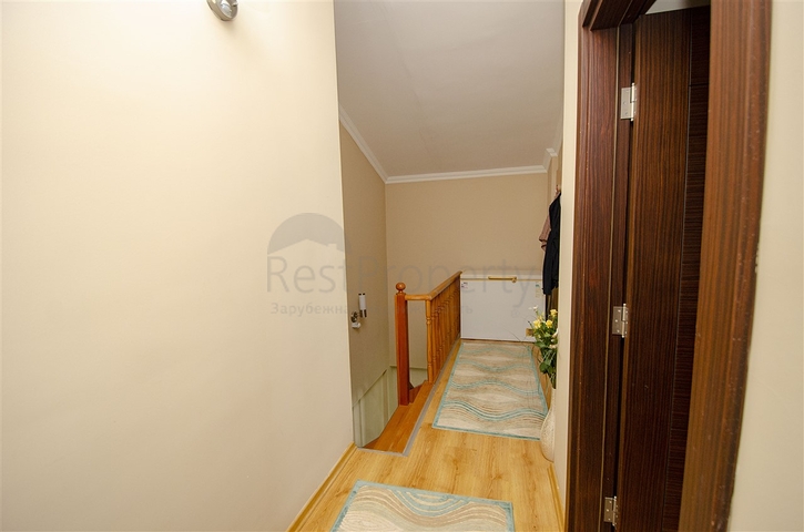 شقة دوبلكس 5 + 1 مع الأثاث في ليمان كونيالتي