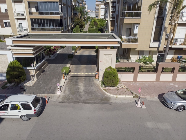 شقة دوبلكس 5 + 1 مع الأثاث في ليمان كونيالتي