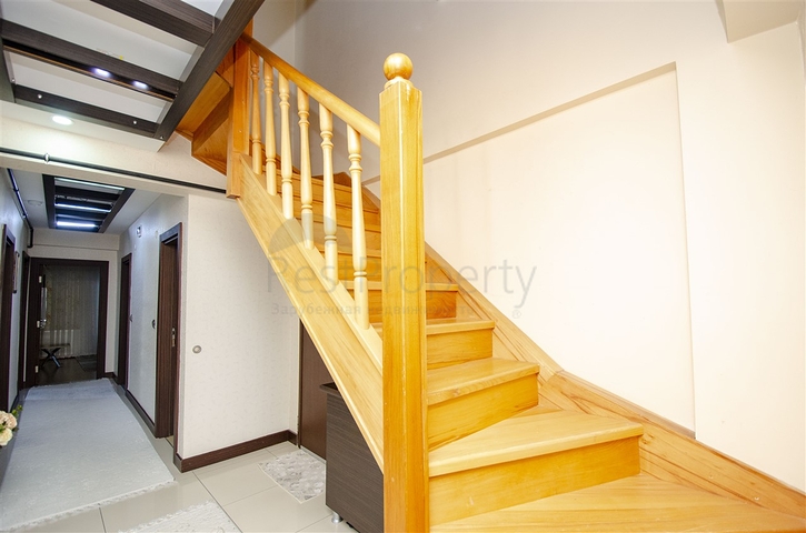 شقة دوبلكس 5 + 1 مع الأثاث في ليمان كونيالتي