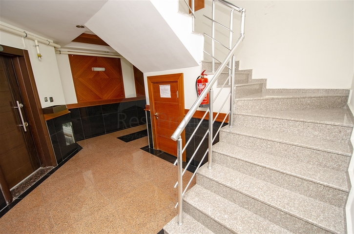 شقة دوبلكس 5 + 1 مع الأثاث في ليمان كونيالتي