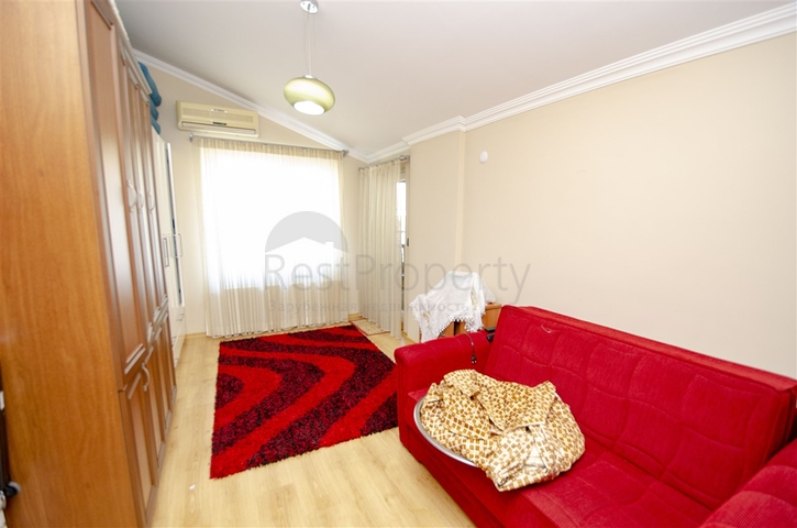 شقة دوبلكس 5 + 1 مع الأثاث في ليمان كونيالتي