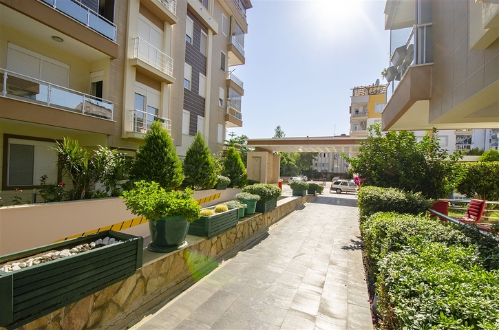 شقة دوبلكس 5 + 1 مع الأثاث في ليمان كونيالتي