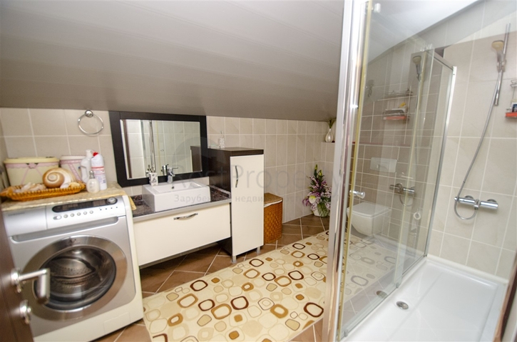 شقة دوبلكس 5 + 1 مع الأثاث في ليمان كونيالتي