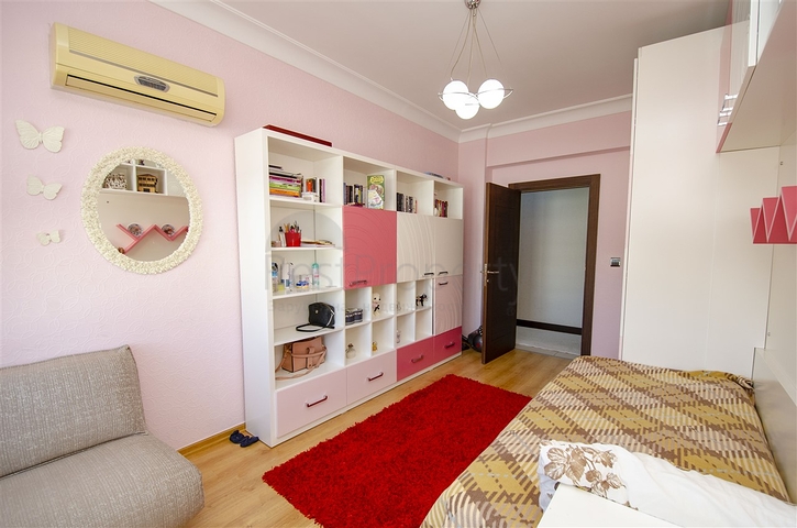 شقة دوبلكس 5 + 1 مع الأثاث في ليمان كونيالتي