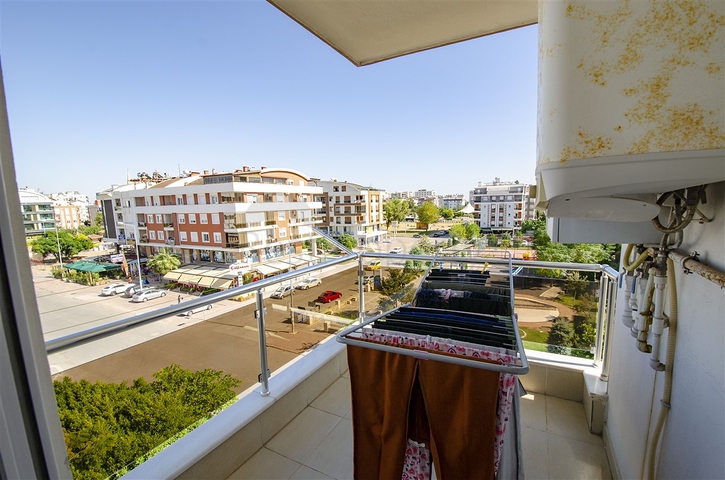 شقة دوبلكس 5 + 1 مع الأثاث في ليمان كونيالتي