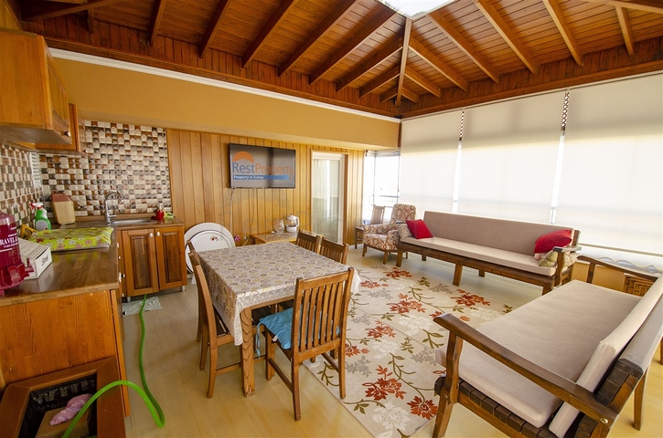 شقة دوبلكس 5 + 1 مع الأثاث في ليمان كونيالتي