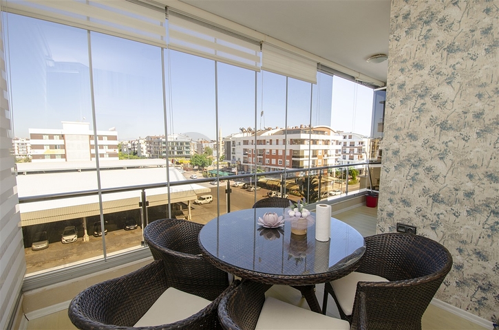 شقة دوبلكس 5 + 1 مع الأثاث في ليمان كونيالتي