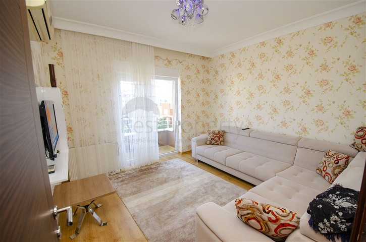 شقة دوبلكس 5 + 1 مع الأثاث في ليمان كونيالتي