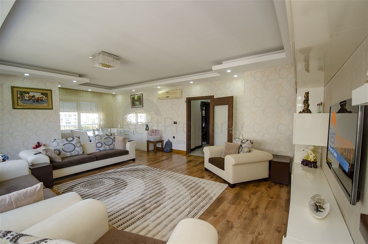 شقة دوبلكس 5 + 1 مع الأثاث في ليمان كونيالتي