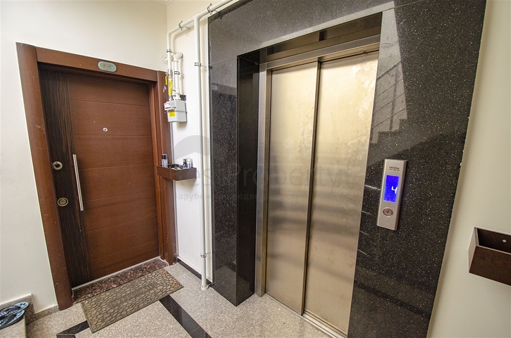 شقة دوبلكس 5 + 1 مع الأثاث في ليمان كونيالتي