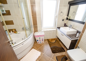 شقة دوبلكس 5 + 1 مع الأثاث في ليمان كونيالتي