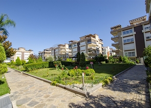 شقة دوبلكس 5 + 1 مع الأثاث في ليمان كونيالتي