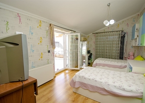 شقة دوبلكس 5 + 1 مع الأثاث في ليمان كونيالتي