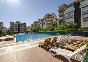 شقة دوبلكس 5 + 1 مع الأثاث في ليمان كونيالتي