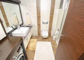 شقة دوبلكس 5 + 1 مع الأثاث في ليمان كونيالتي